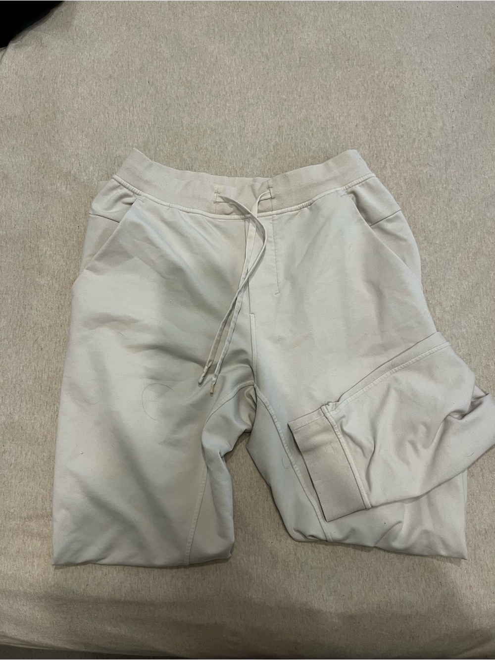 lululemon athletica Men's Drawstring Joggers in Light Tan